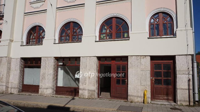 Eladó üzlethelyiség, Gyöngyösön 60 M Ft / költözzbe.hu