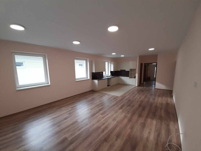 Eladó családi ház, Debrecenben 122 M Ft, 5+1 szobás