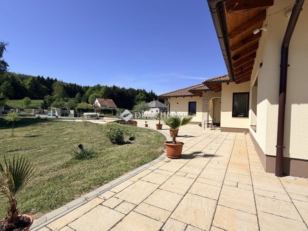 5 bed · 279m² · 218.500.000 ft