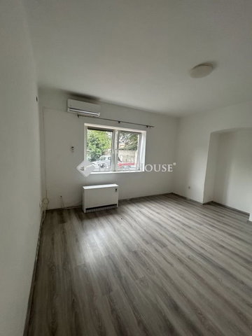Eladó téglalakás, Mosonmagyaróváron 26.9 M Ft, 1 szobás