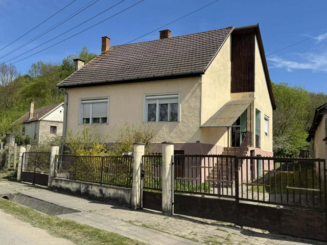 Eladó családi ház, Karancsságon 20 M Ft, 2 szobás