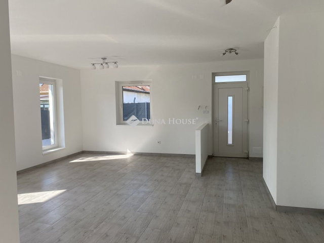 Eladó családi ház, Üllőn 112 M Ft, 4 szobás