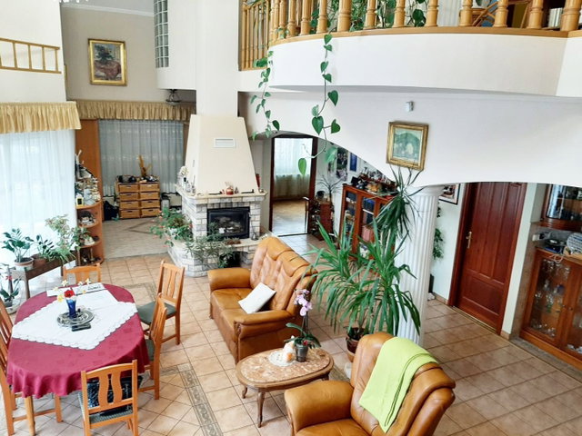 Eladó családi ház, Debrecenben 195 M Ft, 5 szobás