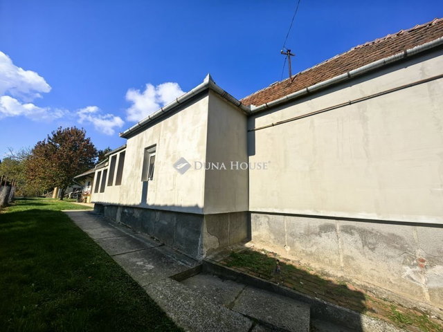 Eladó családi ház, Lovásziban 21 M Ft, 4 szobás