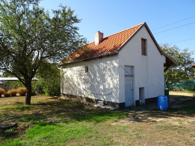 Eladó nyaraló, Győrött 29.9 M Ft, 1 szobás