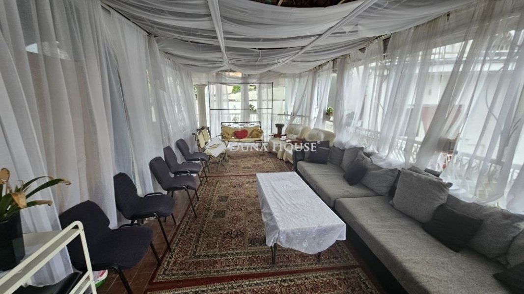 6 bed · 200m² · 139.900.000 ft