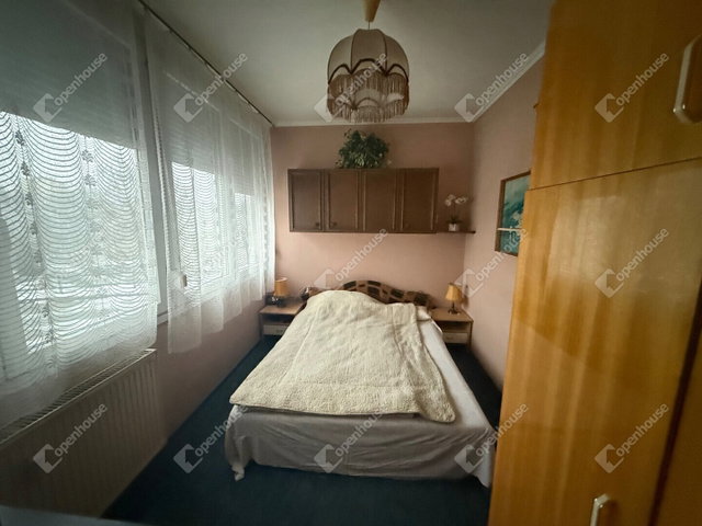 Eladó téglalakás, Zalaegerszegen 33.5 M Ft, 3 szobás