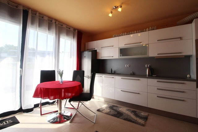Kiadó téglalakás, albérlet, Debrecenben 330 E Ft / hó, 3 szobás