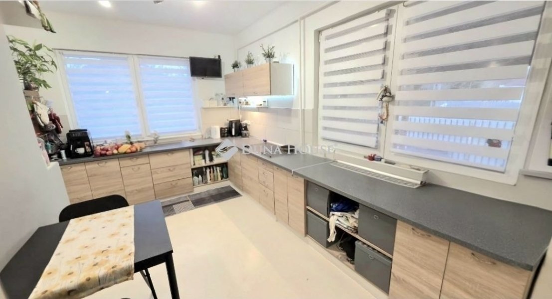 4 bed · 182m² · 132.900.000 ft