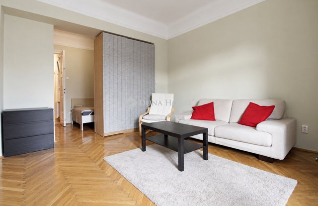 Kiadó téglalakás, albérlet, Budapesten, VI. kerületben