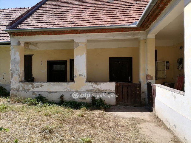 Eladó családi ház, Győrött 46.9 M Ft, 4 szobás