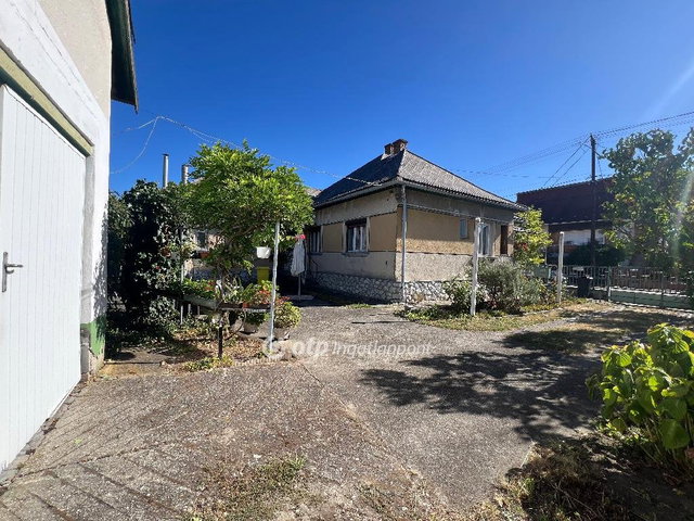 Eladó családi ház, Ostoroson 53 M Ft, 3 szobás