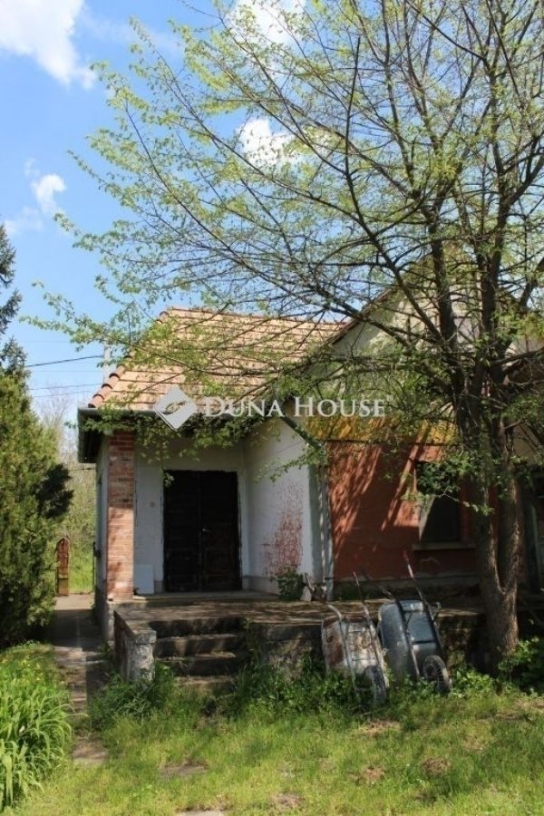 1653 m² · 89.900.000 Ft