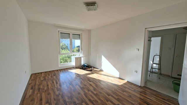 Kiadó panellakás, albérlet, Pécsett 130 E Ft / hó, 2 szobás