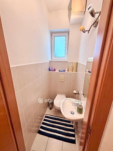 Eladó nyaraló, Budapesten, III. kerületben 89.9 M Ft, 2 szobás