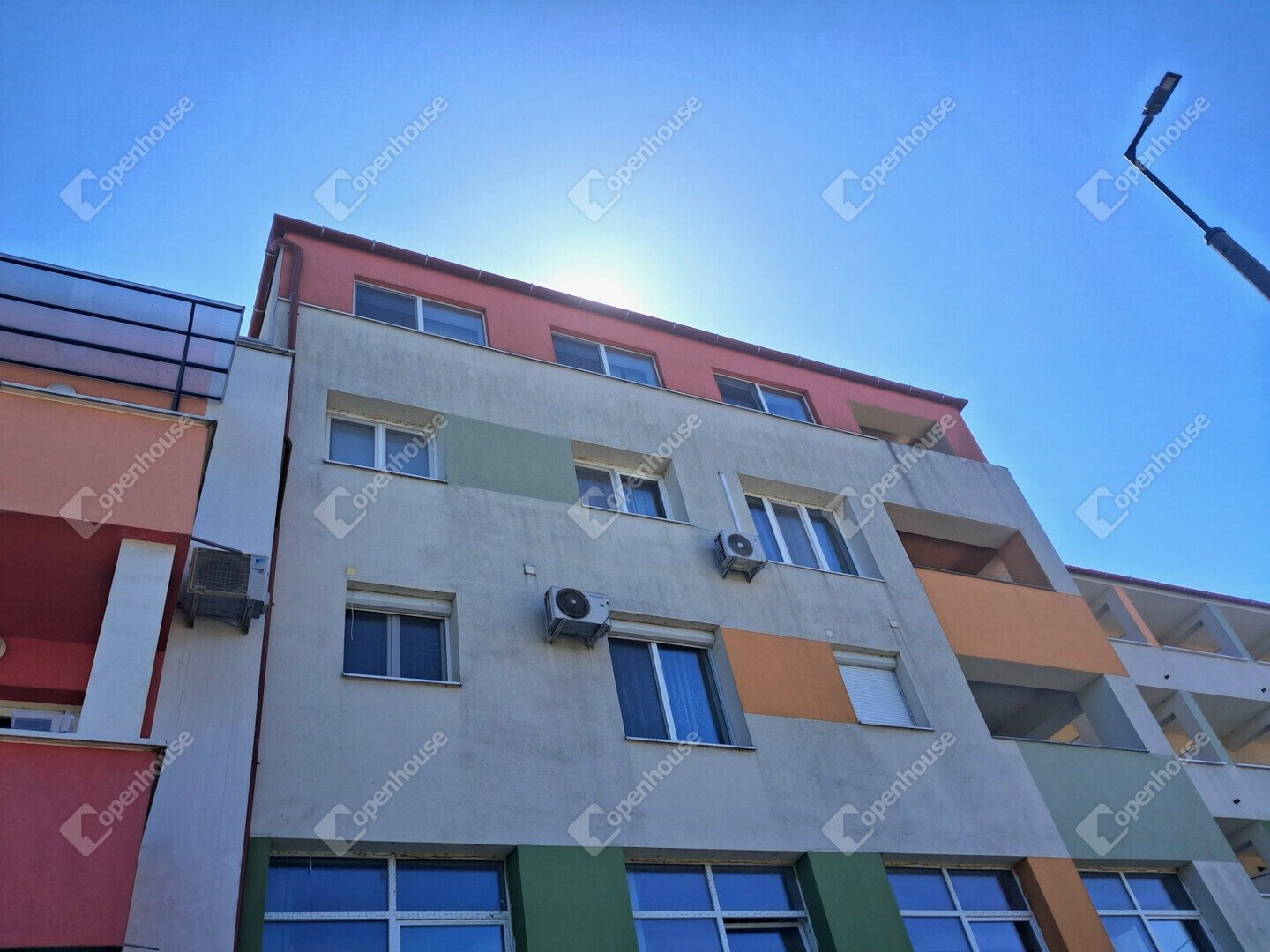 8 bed · 205m² · 112.000.000 ft