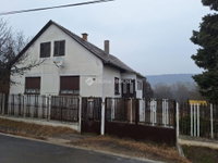Eladó családi ház, Kisnémediben 59.9 M Ft, 5 szobás