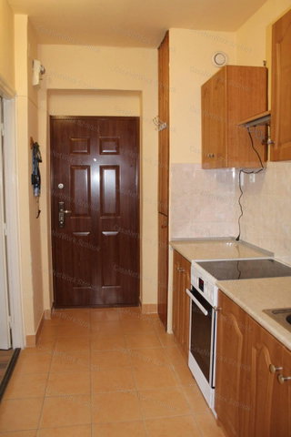 Kiadó téglalakás, albérlet, Szolnokon 130 E Ft / hó, 1+1 szobás