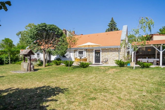 Eladó családi ház, Köveskálon 215 M Ft, 4 szobás