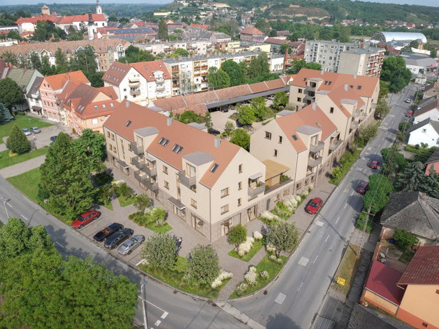 Eladó téglalakás, Dunaföldváron, Fehérvári utcában, 2 szobás