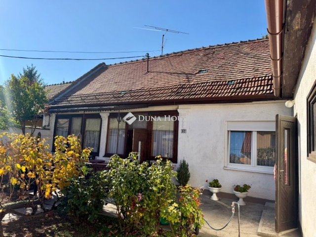 Eladó családi ház, Budaörsön 84.9 M Ft, 2 szobás