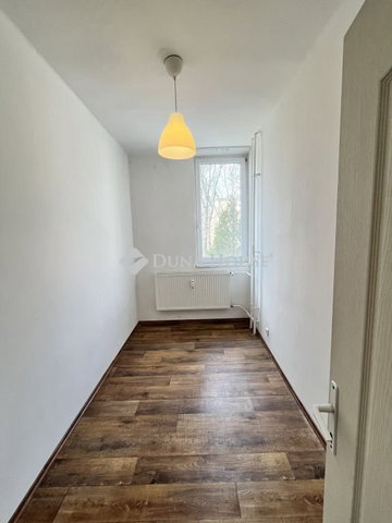 Eladó téglalakás, Várpalotán 36.9 M Ft, 3 szobás