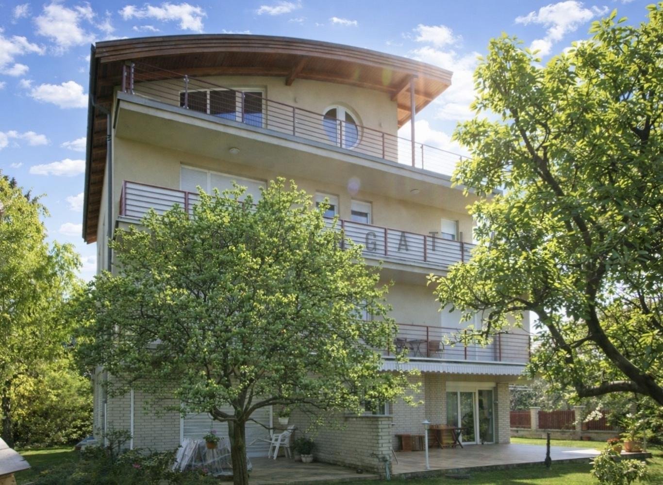 3 bed · 120m² · 650.000 ft