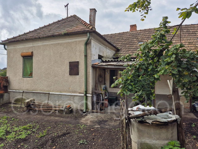 Eladó családi ház, Rábatamásin 17.99 M Ft, 2 szobás