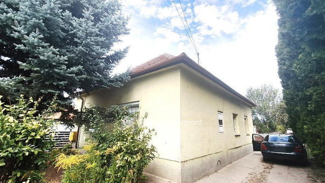 Eladó családi ház, Dunaújvárosban 49.9 M Ft, 4 szobás