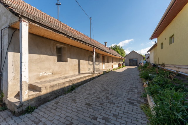 Eladó családi ház, Pázmándon 53.9 M Ft, 5 szobás
