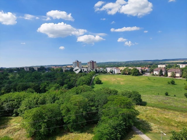 Eladó panellakás, Pécsett 47.9 M Ft, 2 szobás