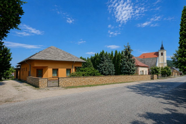 Eladó hotel, Szentgálon 240 M Ft, 5 szobás / költözzbe.hu