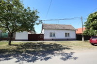 Eladó családi ház, Sándorfalván 39.9 M Ft, 2 szobás