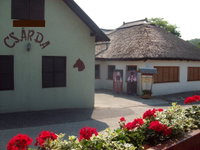Eladó üzlethelyiség, Balatonalmádiban 345 M Ft, 11 szobás