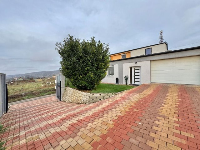Eladó családi ház, Pécsett, Ürögi határúton 109.9 M Ft