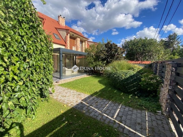 Eladó családi ház, Szentendrén 185 M Ft, 5 szobás