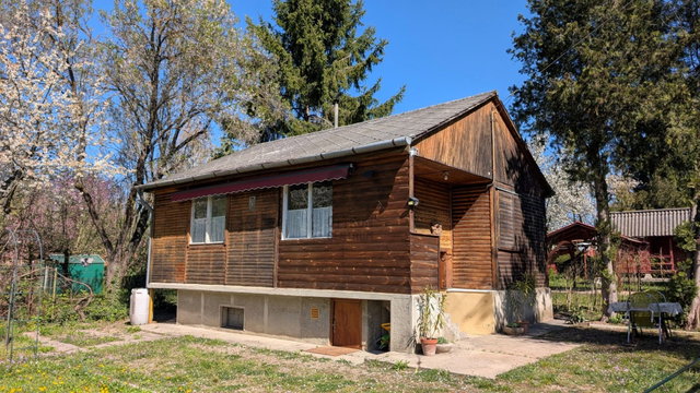 Eladó nyaraló, Balatonkenesén 39.85 M Ft, 3 szobás