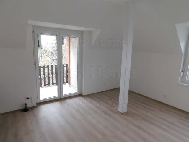 Kiadó téglalakás, albérlet, Siófokon 275 E Ft / hó, 4 szobás