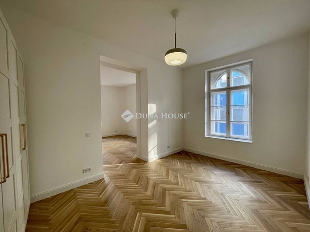 Eladó téglalakás, Budapesten, VI. kerületben 189.9 M Ft
