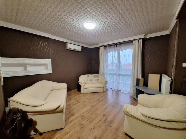 Eladó családi ház, Üllőn 117 M Ft, 6 szobás