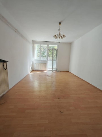Eladó téglalakás, Komáromban 34.9 M Ft, 2 szobás