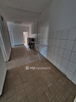 Eladó családi ház, Pápán 249 M Ft, 9+11 szobás