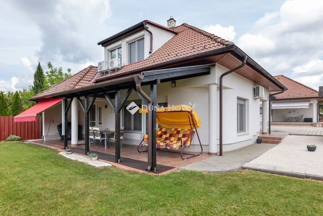 Eladó családi ház, Nagykozáron 225 M Ft, 6+2 szobás