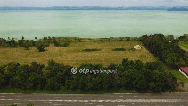 Eladó téglalakás, Balatonföldváron 137.85 M Ft, 3 szobás