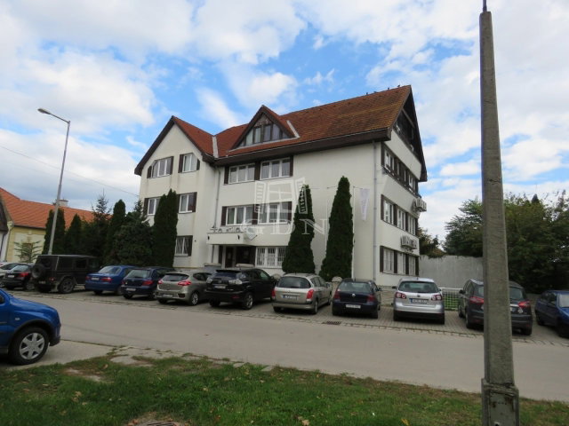 Kiadó iroda, Székesfehérvárott 155 E Ft / hó, 1 szobás