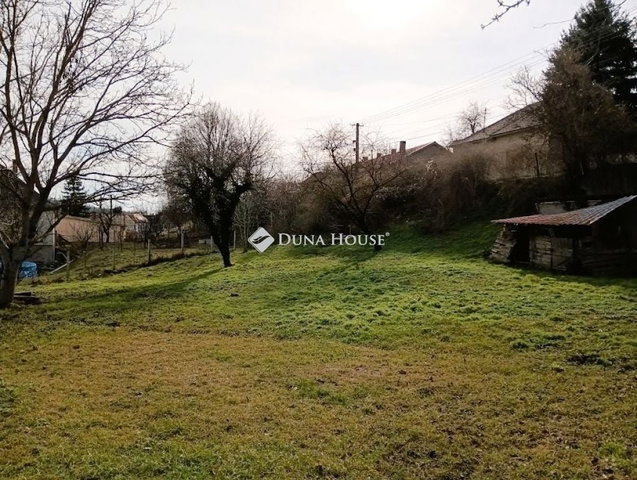 Eladó családi ház, Bajnán 29.9 M Ft, 3 szobás