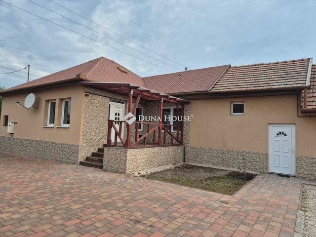 Eladó családi ház, Nagykátán 65 M Ft, 3 szobás