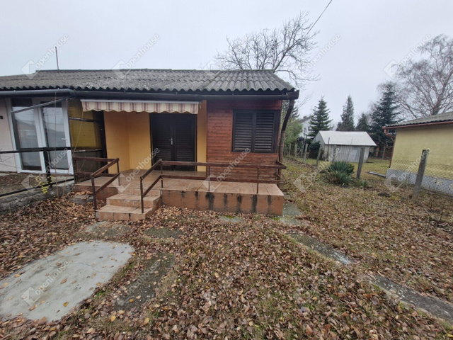 Eladó nyaraló, Balatonkeresztúron 29.9 M Ft, 2 szobás