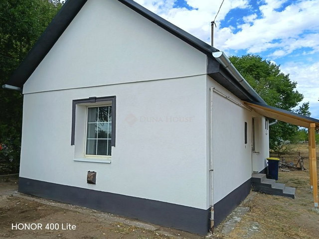 Eladó családi ház, Farmoson 21.9 M Ft, 1 szobás