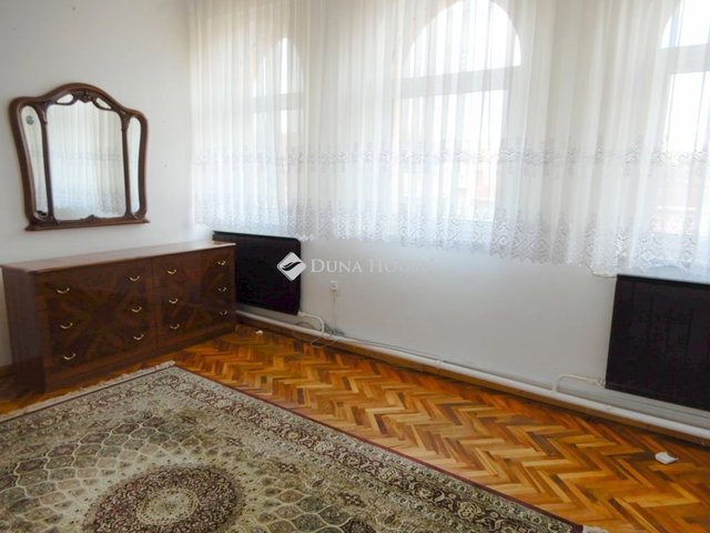 Eladó családi ház, Tiszavasváriban 84.7 M Ft, 6 szobás